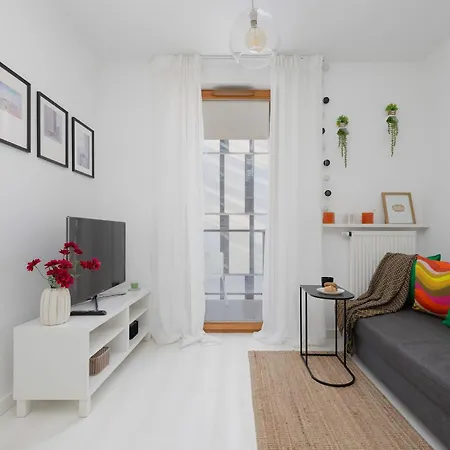 Cozy With Parking Near Expo Xxi By Renters