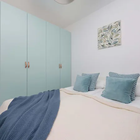 Cozy With Parking Near Expo Xxi By Renters *